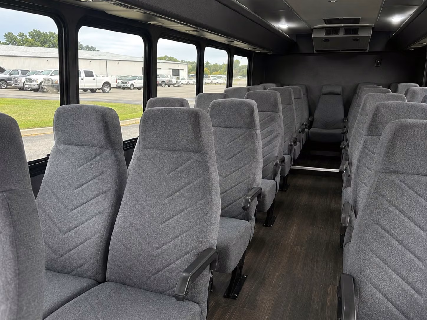 richmond 15 passenger minibus rental
