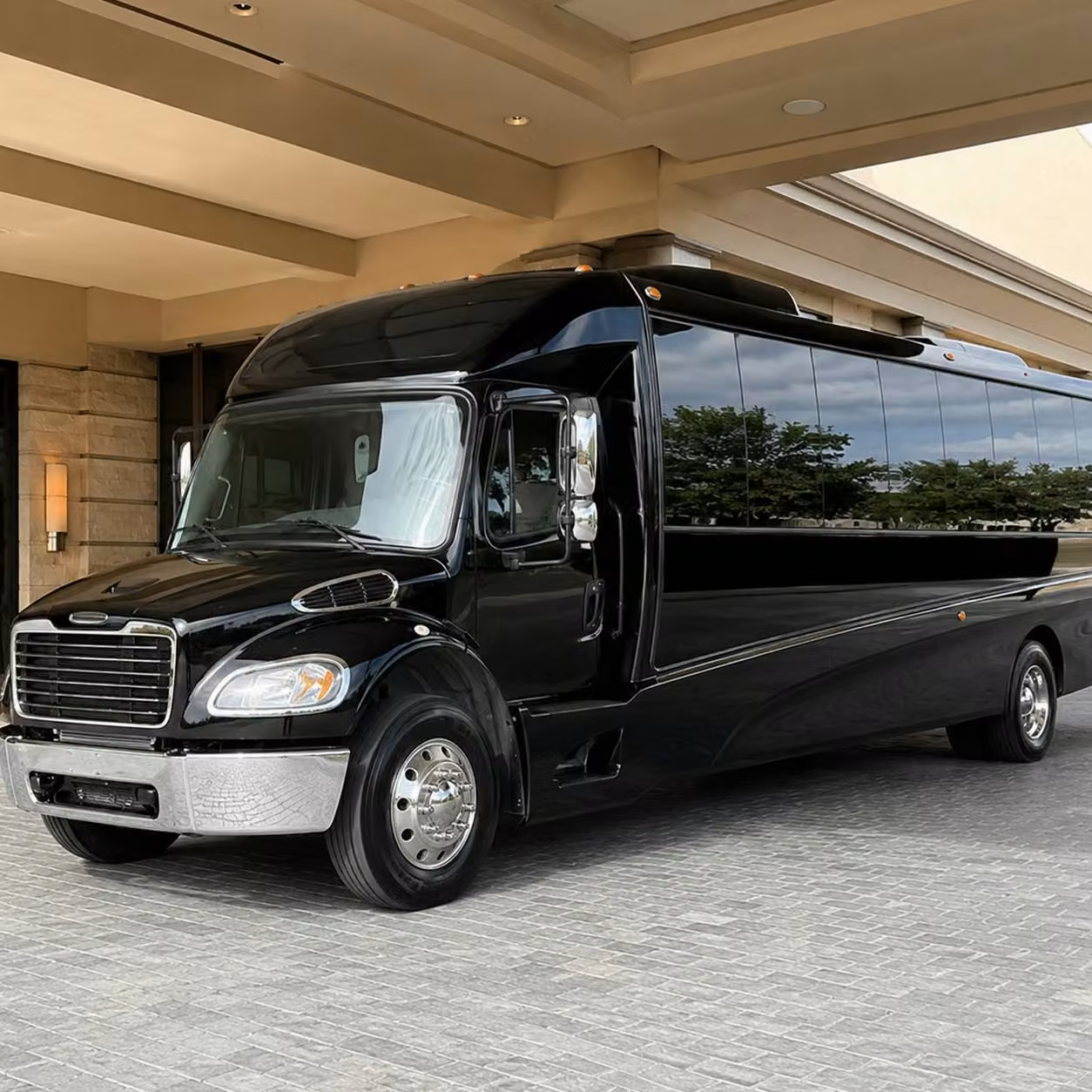 richmond 20 passenger minibus rental