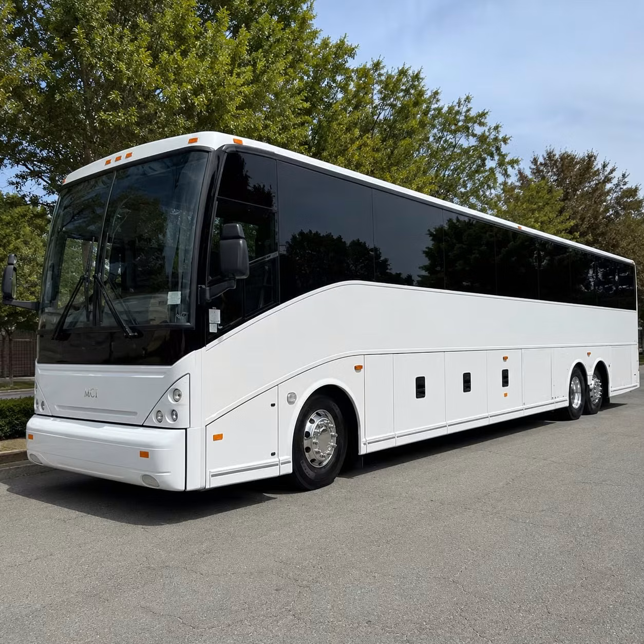 you can find and book airport transportation in richmond and any nearby city